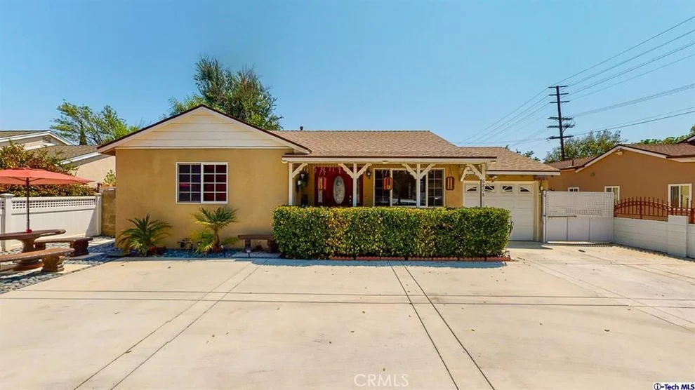 Unit for sale at 6808 6806 Texhoma Avenue, Lake Balboa, CA 91406
