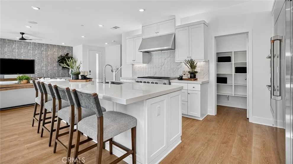 Unit for sale at 27129 Prominence Lane, Valencia, CA 91381
