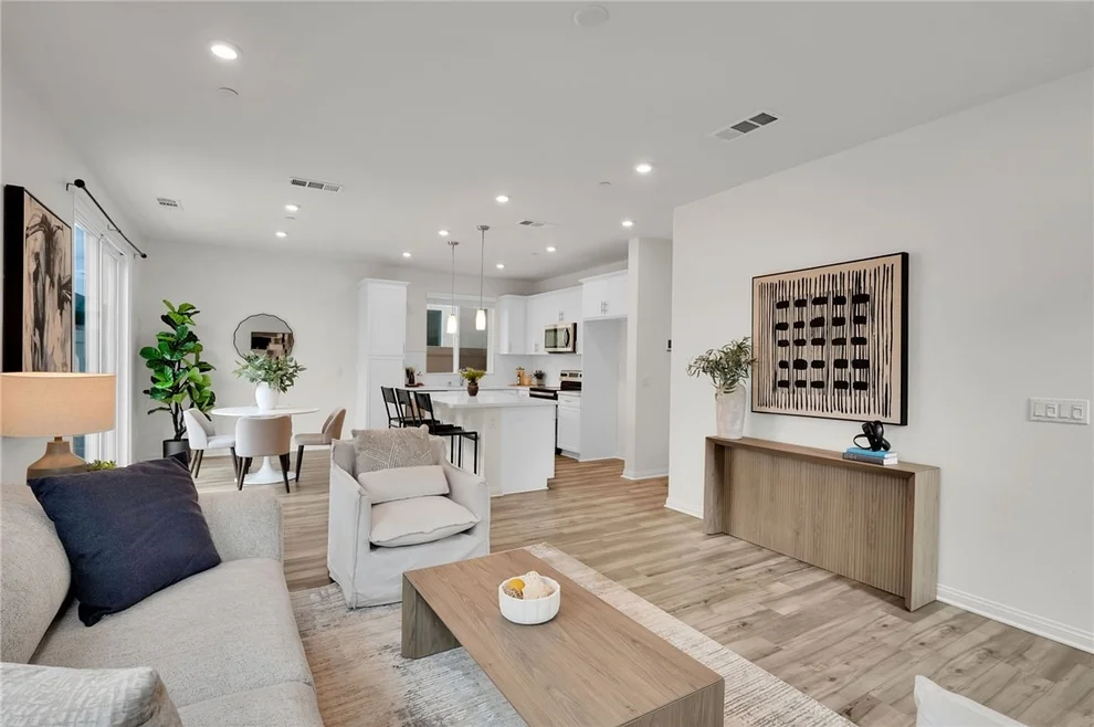 Unit for sale at 567 Enzo Street, Lake Elsinore, CA 92530