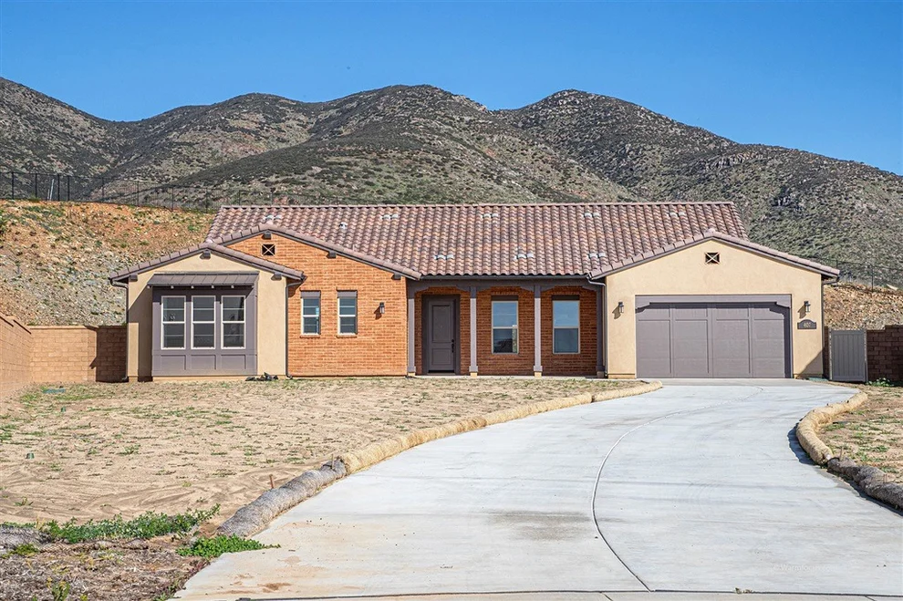 Unit for sale at 407 Via Maggiore, Chula Vista, CA 91914