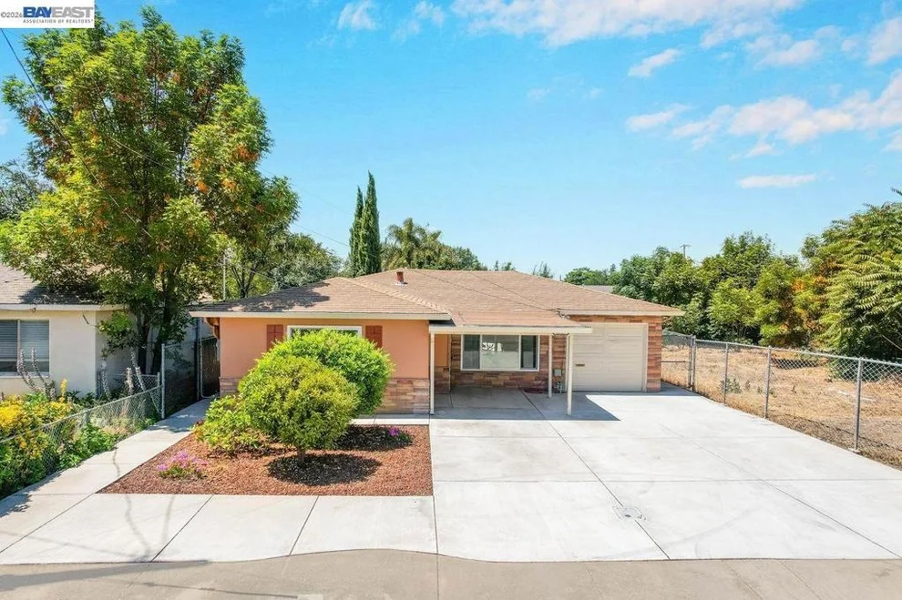 Unit for sale at 33327 2Nd St, Union City, CA 94587
