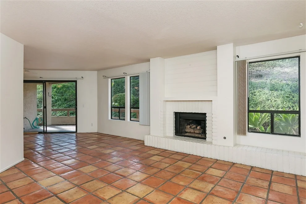 Unit for sale at 1941 Swallow Ln, Carlsbad, CA 92009