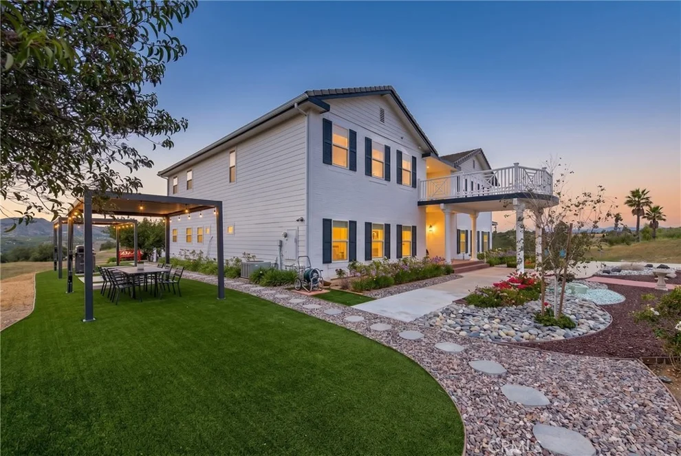 Unit for sale at 22252 Monte Rancho Dr, Temecula, CA 92590
