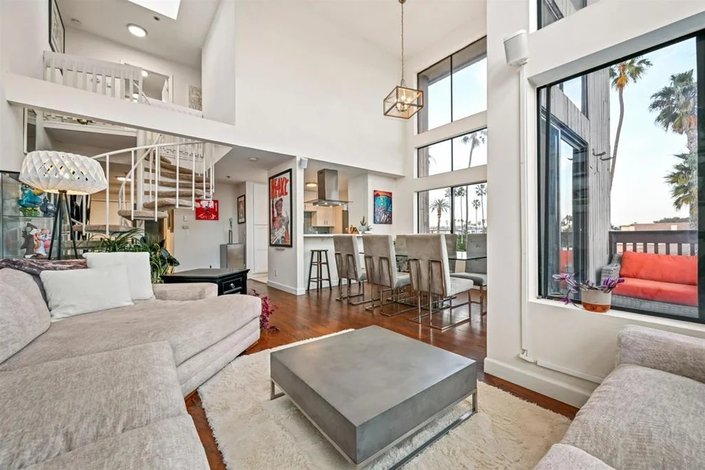 Unit for sale at 881 Thomas Ave, San Diego, CA 92109