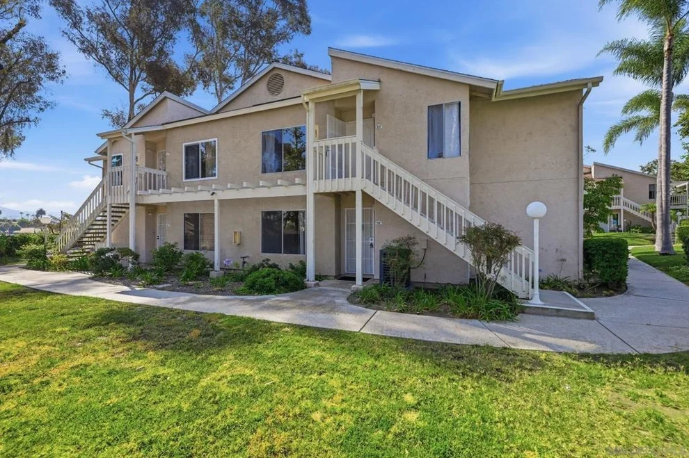 Unit for sale at 225 Diamond, Vista, CA 92083