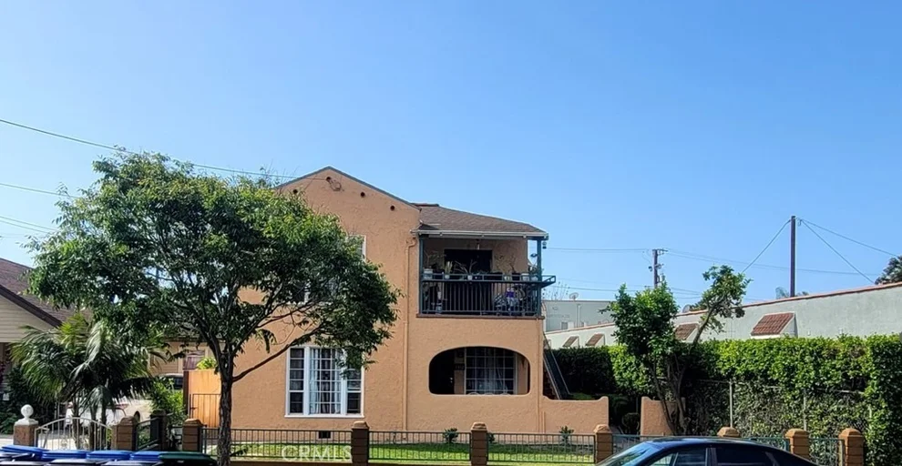 Unit for sale at 1310 E Hellman, Long Beach, CA 90813