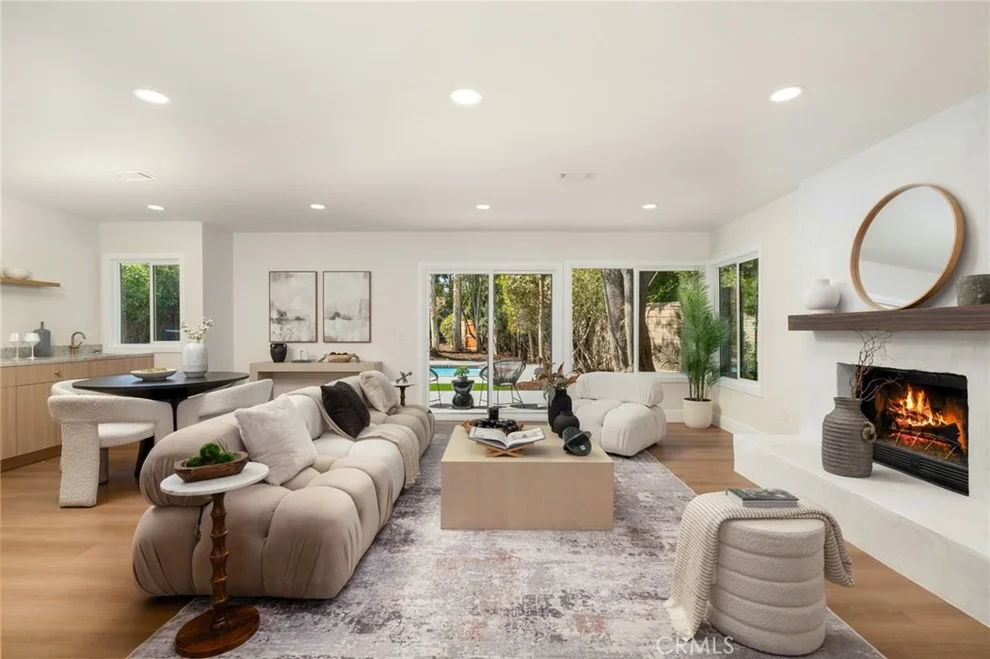 Unit for sale at 17331 Labrador, Northridge, CA 91325