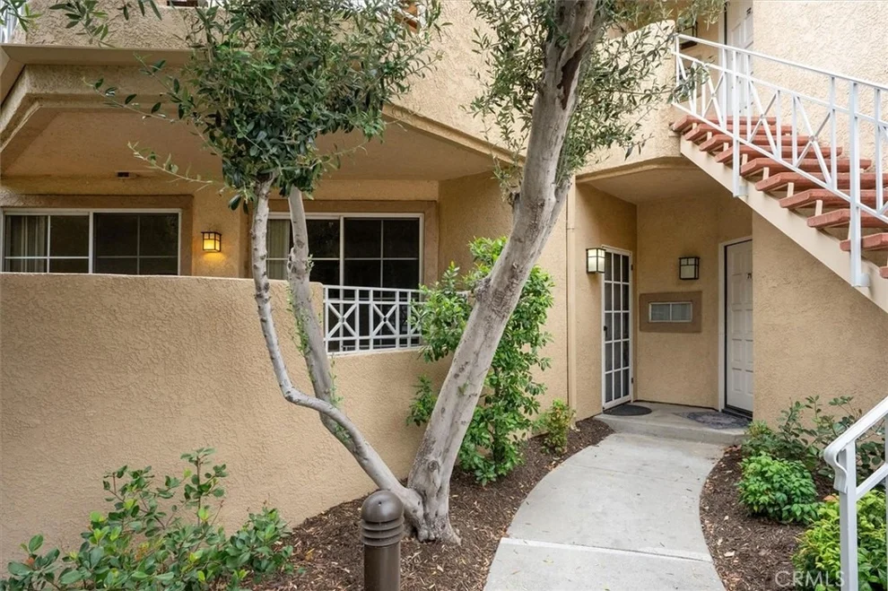 Unit for sale at 23845 Del Monte, Valencia, CA 91355