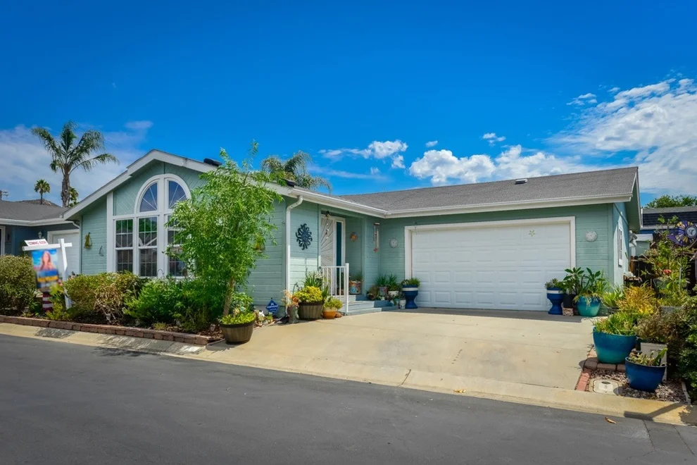 Unit for sale at 15935 Spring Oaks Rd, El Cajon, CA 92021
