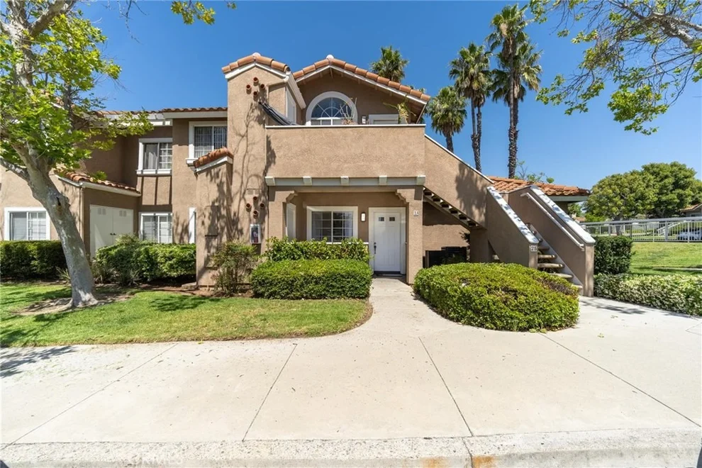Unit for sale at 23 Via Prado, Rancho Santa Margarita, CA 92688