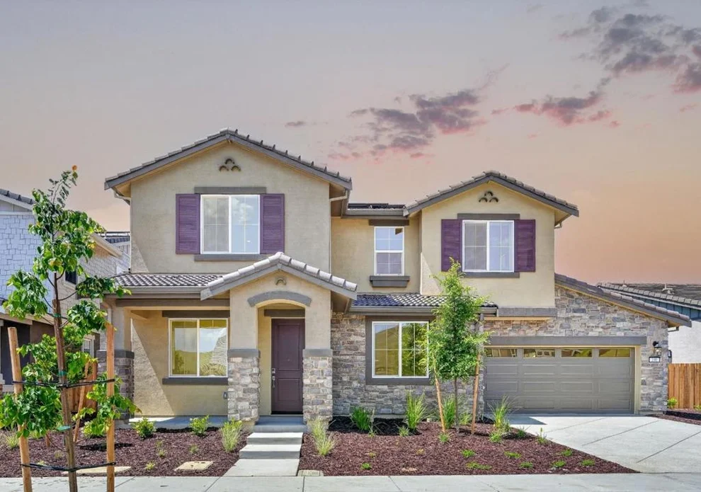 Unit for sale at 190 Golden Gate Lane, Vacaville, CA 95687