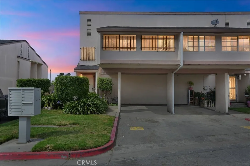 Unit for sale at 933 Acosta, Salinas, CA 93905