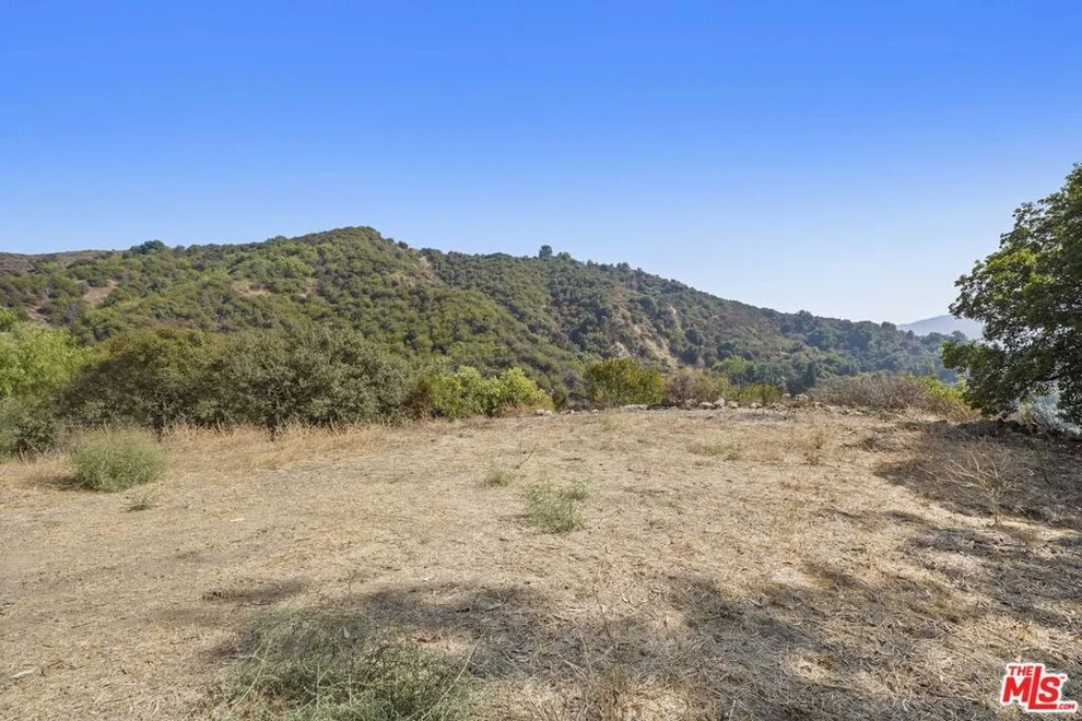 Unit for sale at 2088 3/4 Topanga Skyline Drive, Topanga, CA 90290