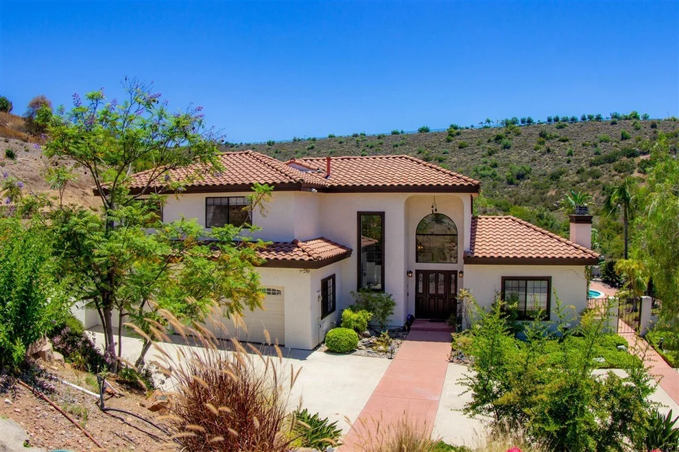 Unit for sale at 12625 Gate Dr, Poway, CA 92064