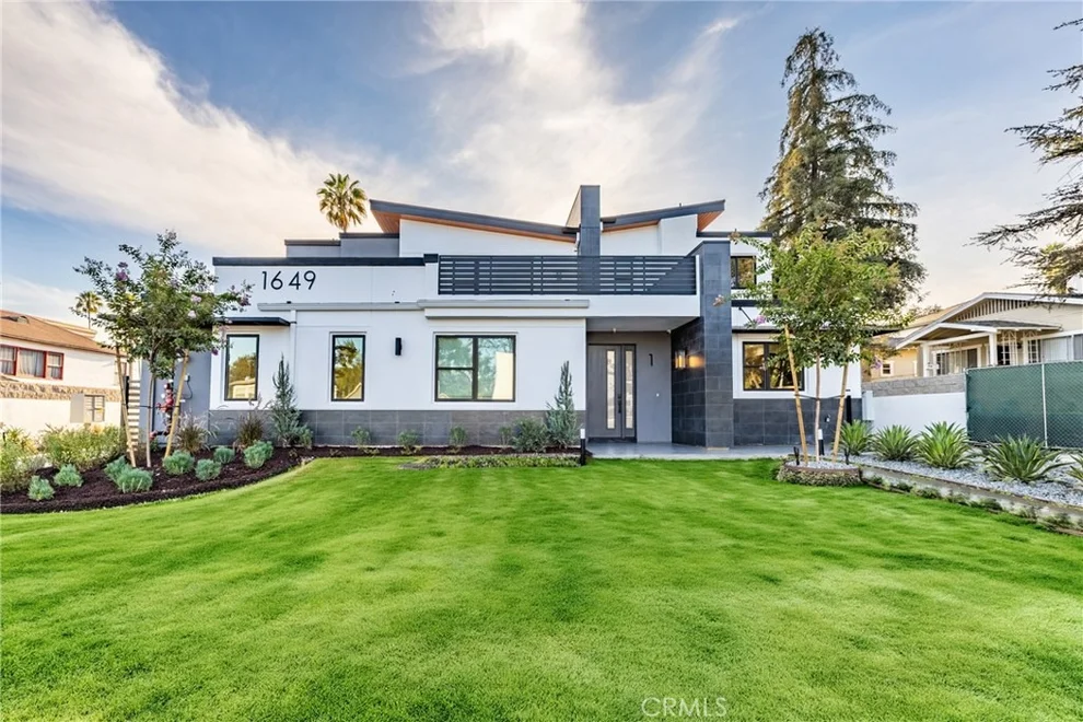 Unit for sale at 1649 N Lake Avenue, Pasadena, CA 91104