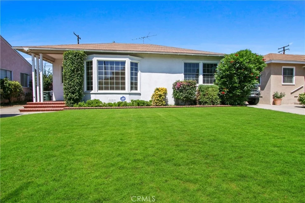 Unit for sale at 4739 Radnor Avenue, Lakewood, CA 90713