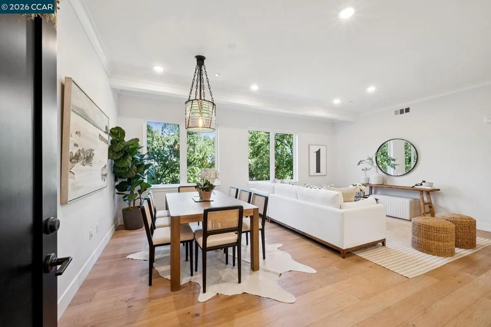 Unit for sale at 25 Woodbury Highlands Ct, Lafayette, CA 94549