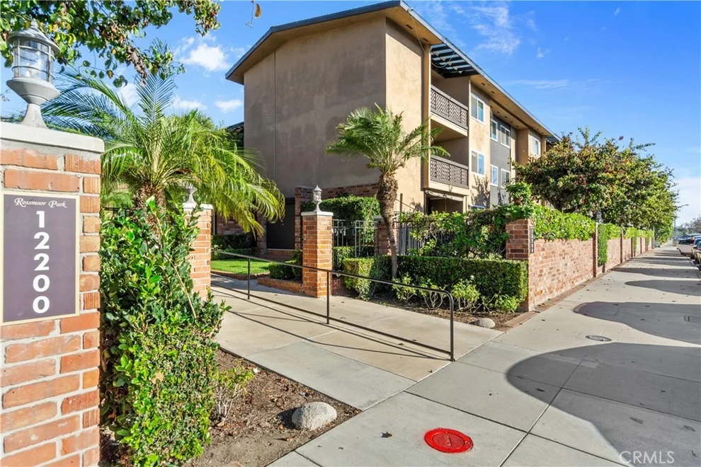Unit for sale at 12200 Montecito Road, Seal Beach, CA 90740