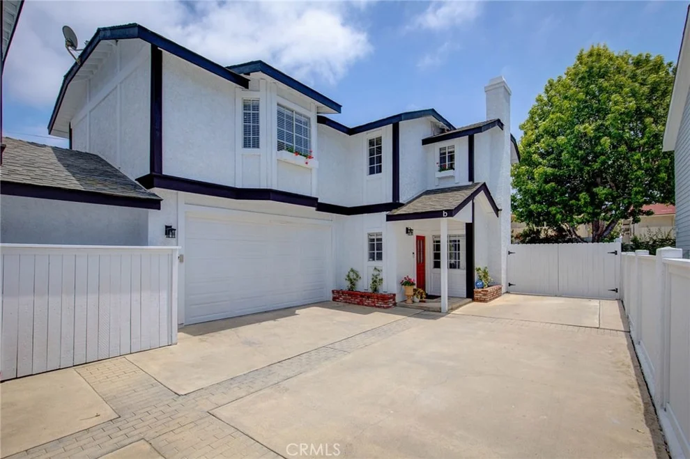 Unit for sale at 2606 Huntington Lane, Redondo Beach, CA 90278