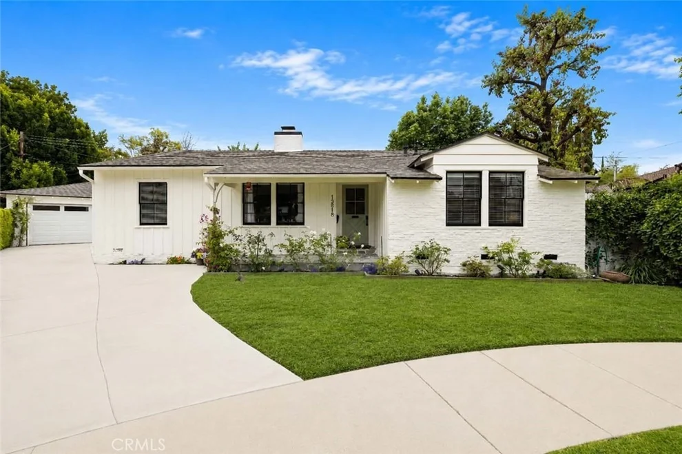 Unit for sale at 13518 Emelita Street, Van Nuys, CA 91401