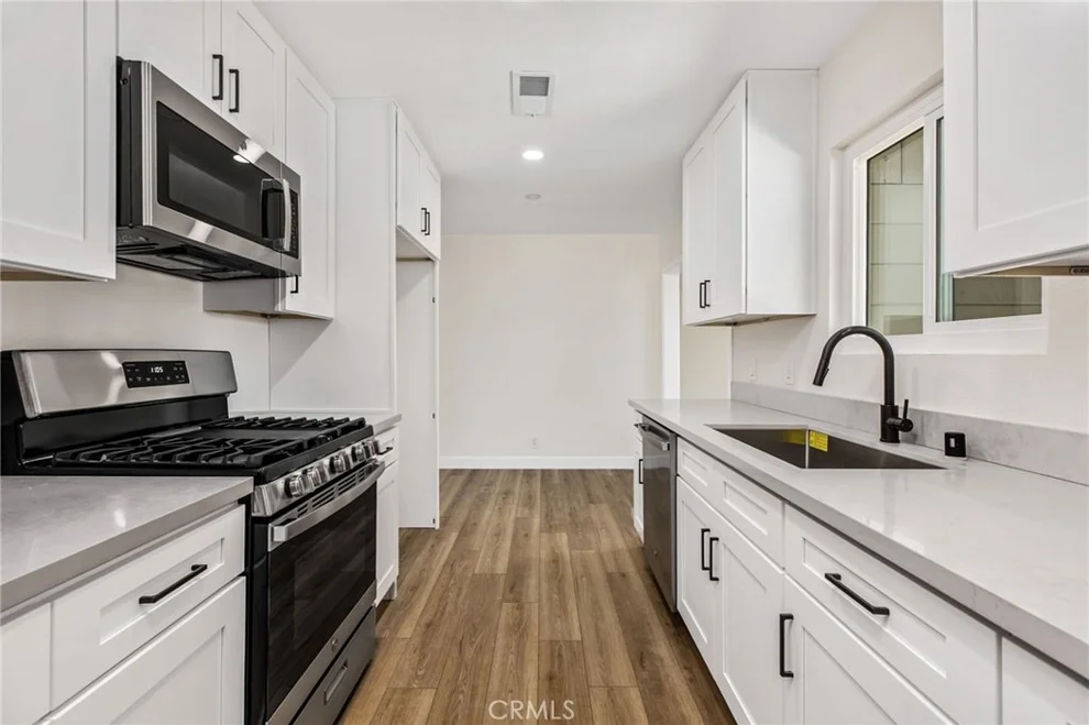 Unit for sale at 579 W Mayberry Avenue, Hemet, CA 92543