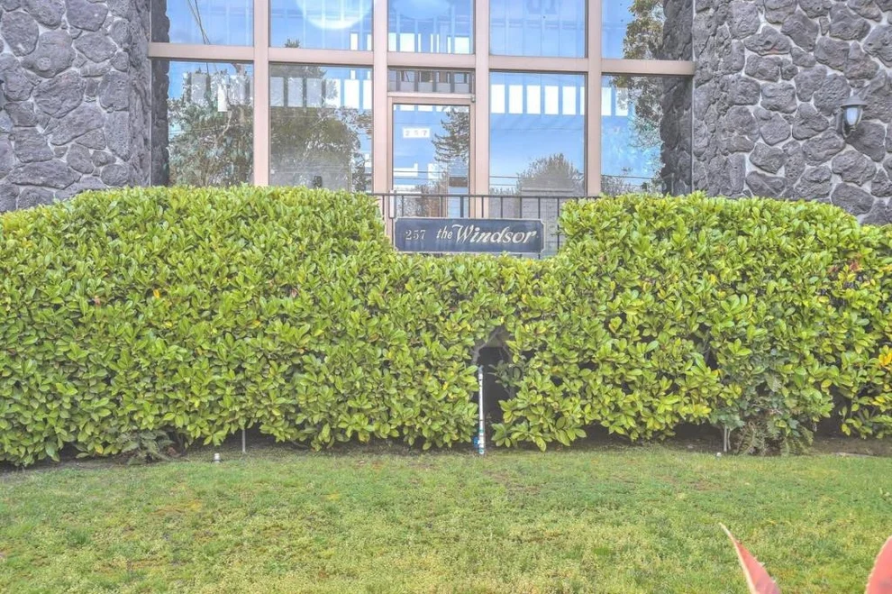 Unit for sale at 257 Arlington Road, Redwood City, CA 94062