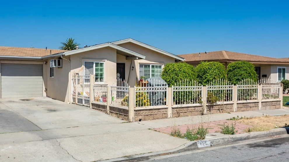 Unit for sale at 126 N Rose St, Escondido, CA 92027