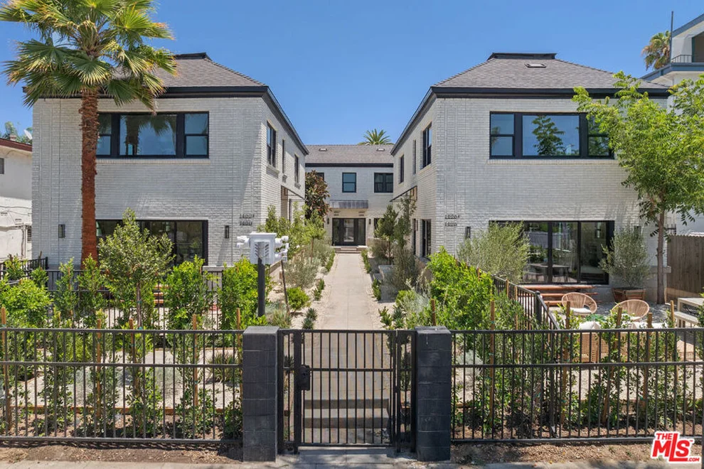 Unit for sale at 1404 1/2 S Wilton Place, Los Angeles, CA 90019