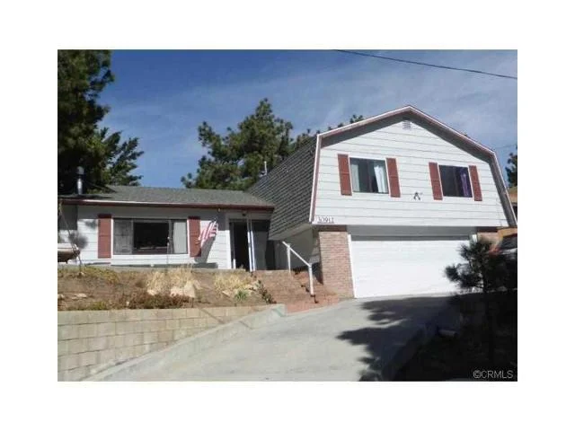Unit for sale at 30912 Nob Hill, Running Springs, CA 92382