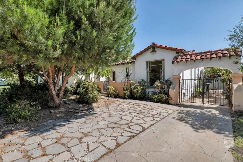 Unit for sale at 2320 Greenfield Avenue, Los Angeles, CA 90064