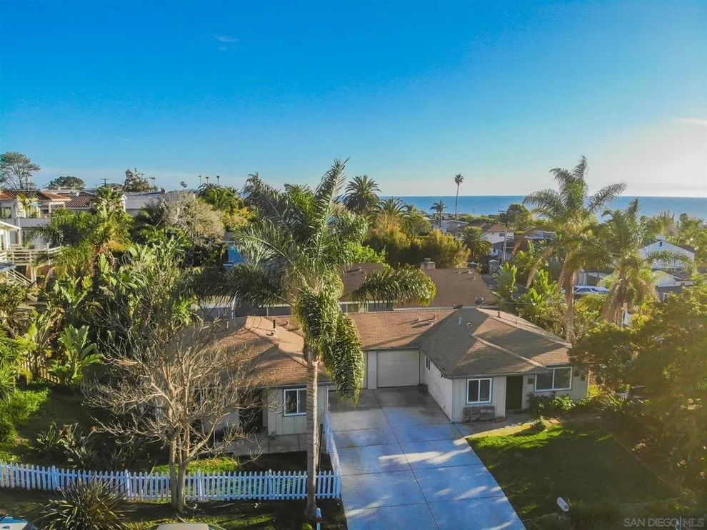 Unit for sale at 647 649 Burkshire Ave, Cardiff By The Sea, CA 92007
