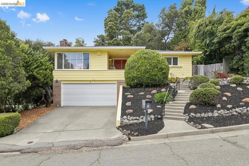 Unit for sale at 1 Woodcrest Cir, Oakland, CA 94602