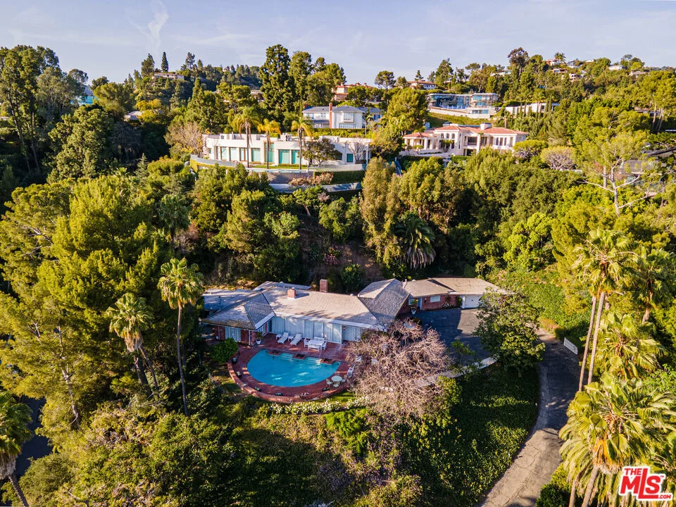 Unit for sale at 1114 Calle Vista Drive, Beverly Hills, CA 90210