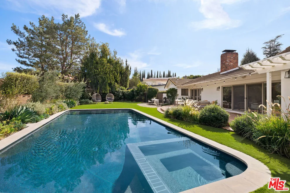 Unit for sale at 5130 Woodley Avenue, Encino, CA 91436