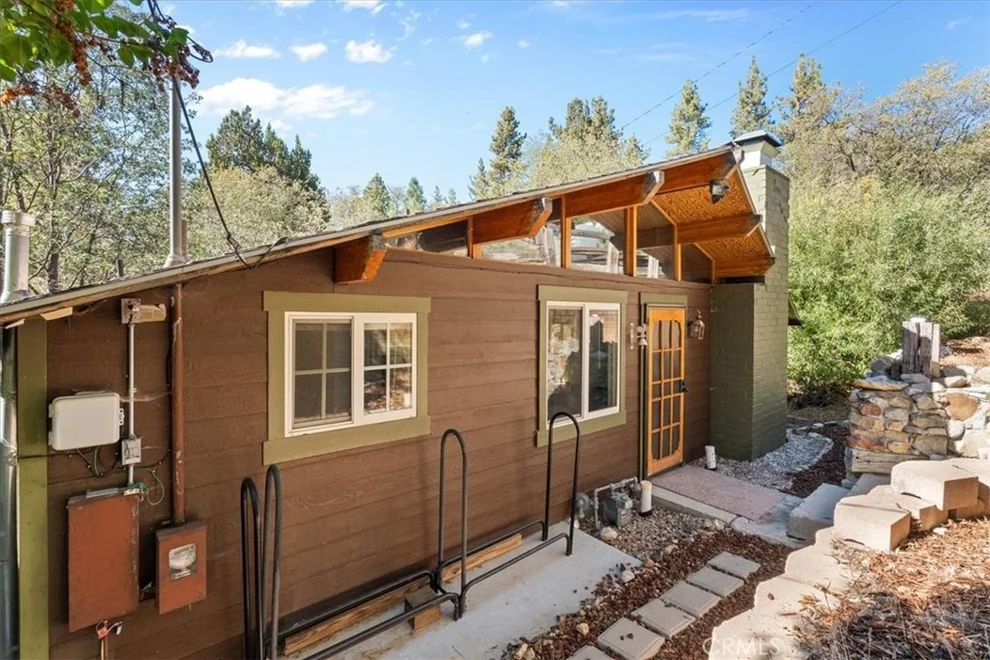 Unit for sale at 1132 Crags Lane, Fawnskin, CA 92333