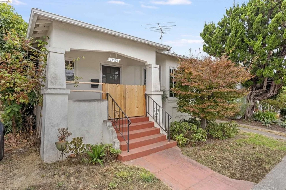 Unit for sale at 1924 Ward St, Berkeley, CA 94703