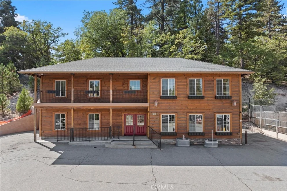 Unit for sale at 31961 Hilltop, Running Springs, CA 92382