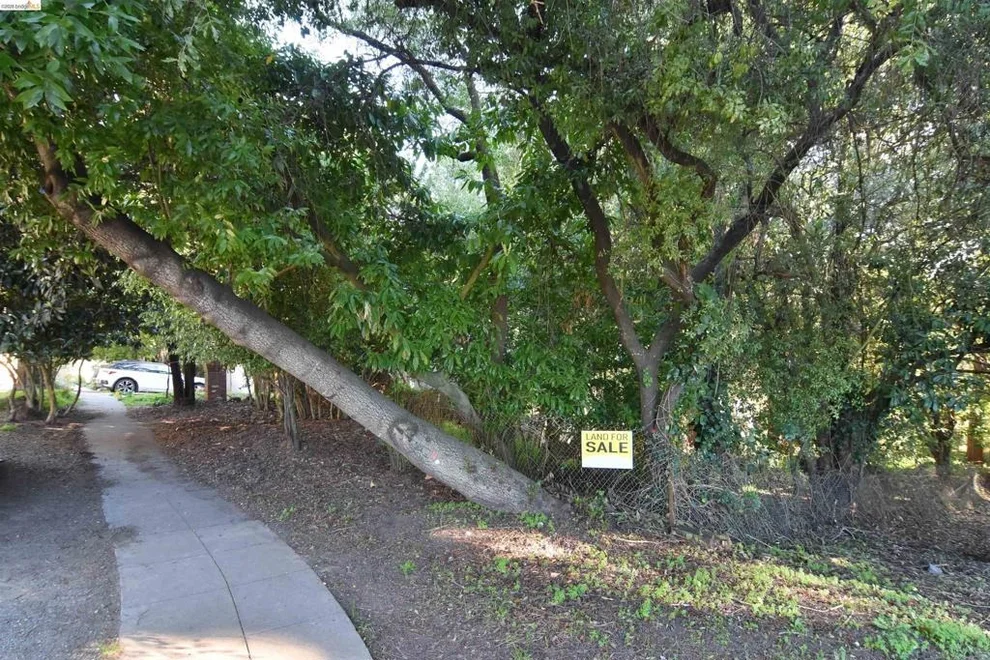 Unit for sale at 962 Regal Rd, Berkeley, CA 94708