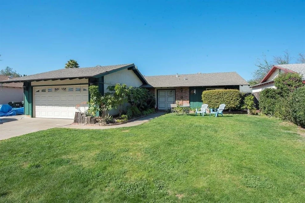 Unit for sale at 2112 E E Lincoln Ave, Escondido, CA 92027