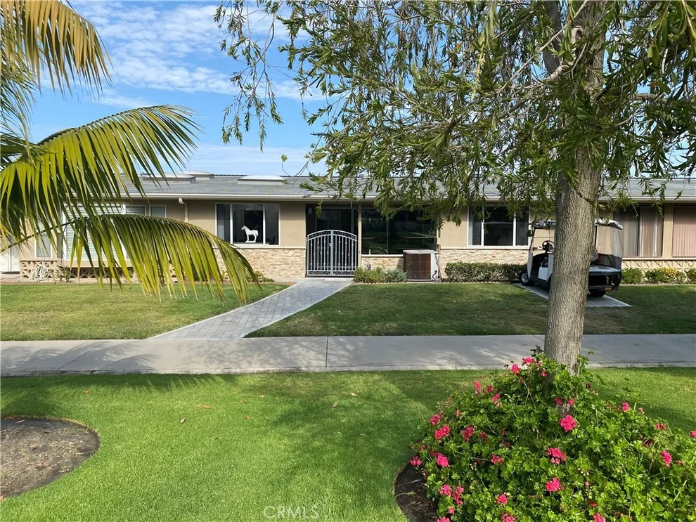 Unit for sale at 1701 Tam Oshanter Rd M12-11D, Seal Beach, CA 90740
