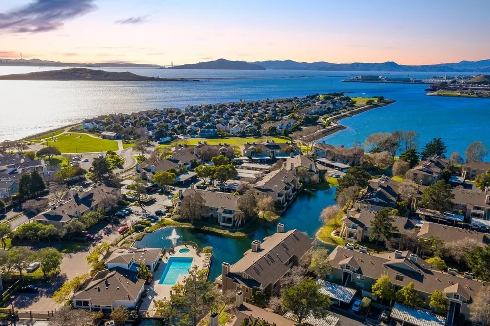 Unit for sale at 79 Lakeshore Ct, Richmond, CA 94804