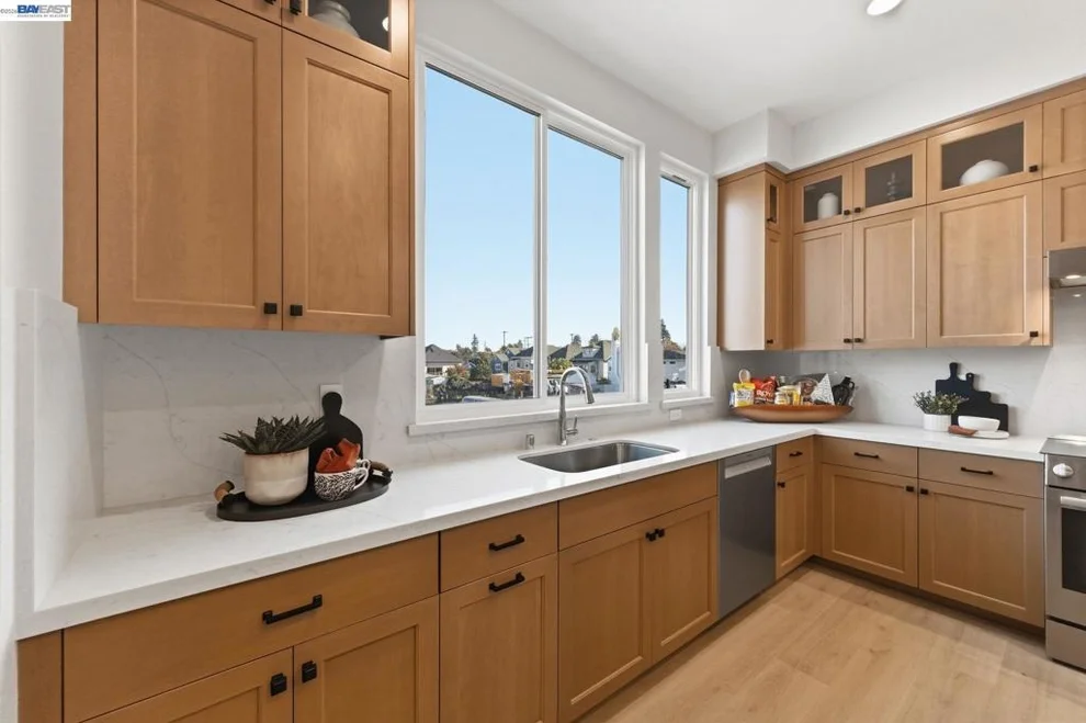 Unit for sale at 2009 Grand Street, Alameda, CA 94501
