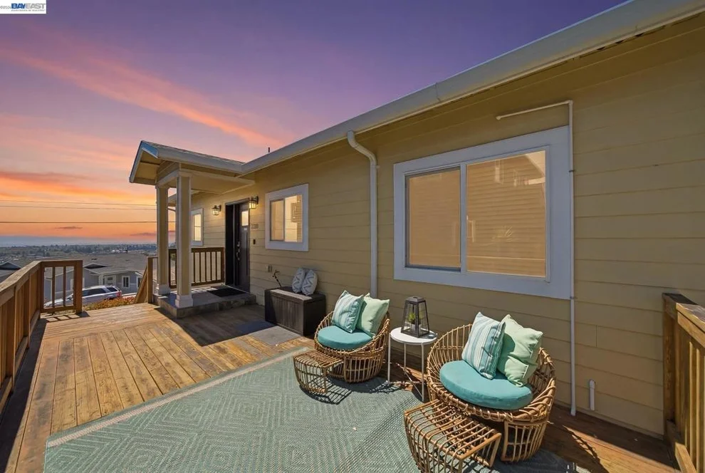 Unit for sale at 17208 President Dr, Castro Valley, CA 94546