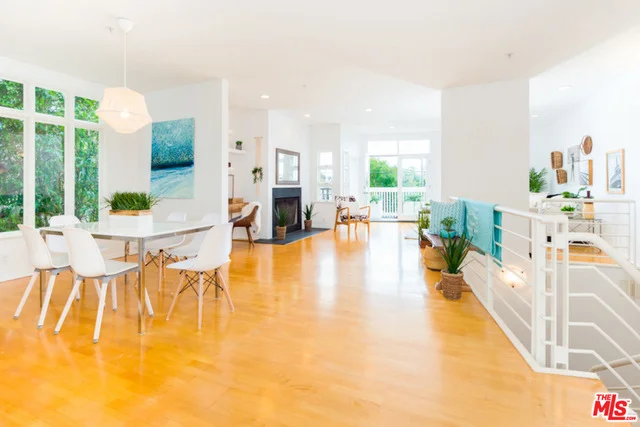 Unit for sale at 3002 3RD Street, Santa Monica, CA 90405