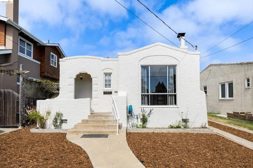 Unit for sale at 1035 Pomona Ave, Albany, CA 94706