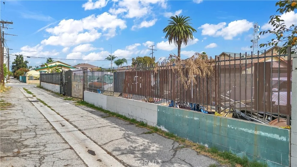 Unit for sale at 232 W 108th Street, Los Angeles, CA 90061