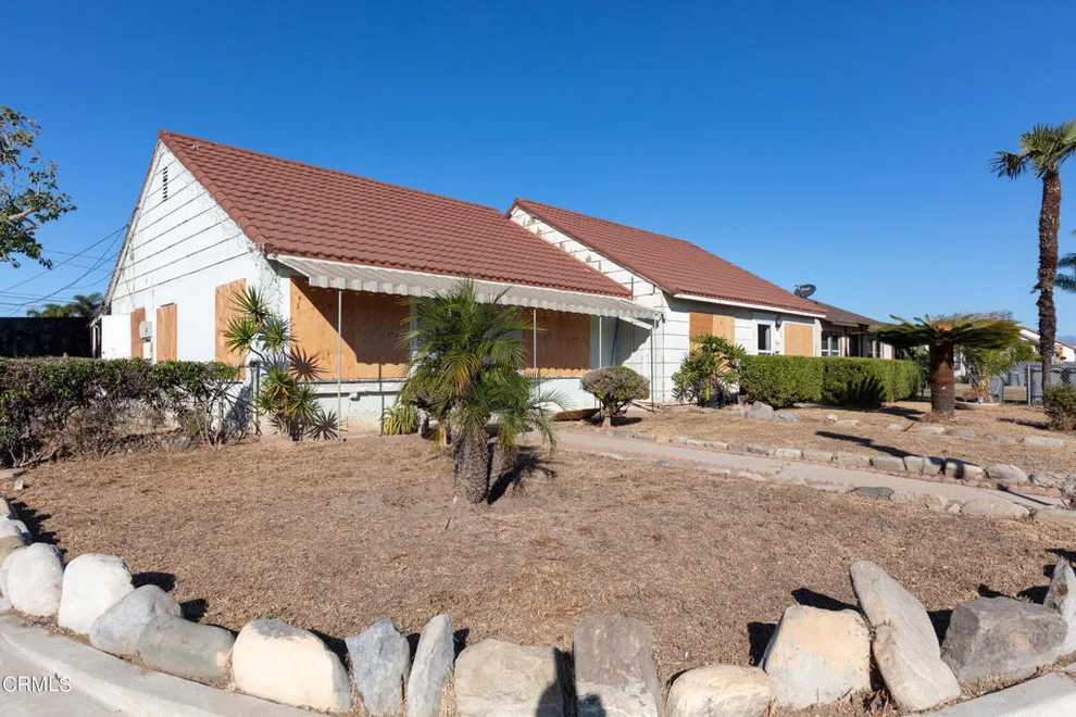 Unit for sale at 1531 1537 Saviers Road, Oxnard, CA 93033
