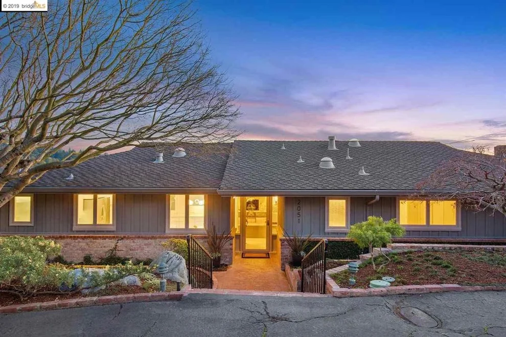 Unit for sale at 2051 Tampa Ave, Oakland, CA 94611