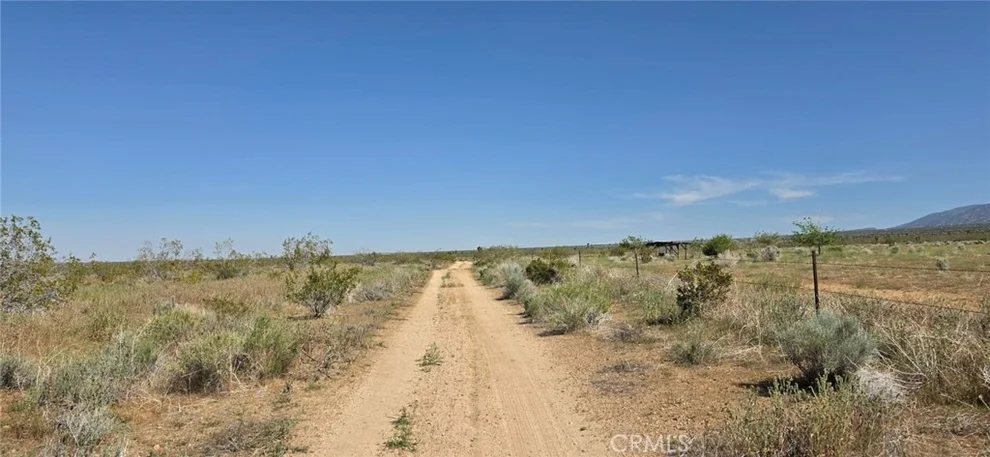 Unit for sale at 0 175th St E W14, Llano, CA 93591