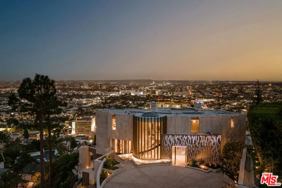 Unit for sale at 1302 Collingwood Place, West Hollywood, CA 90069